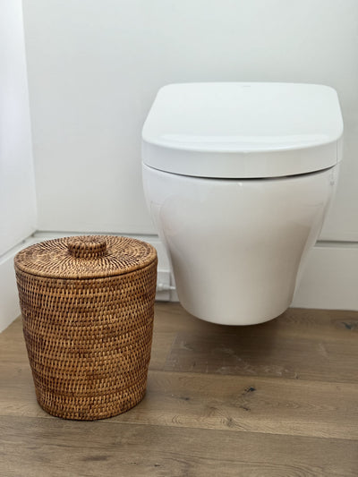 La Jolla Rattan Round Waste Basket with Plastic Insert & Lid. Small